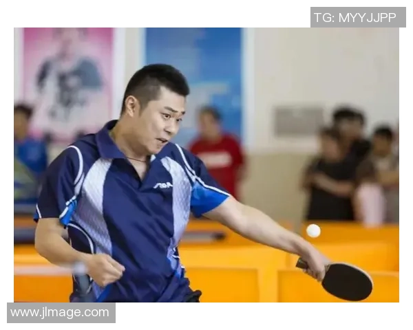 现役中国足球三大球星风采展示与未来发展潜力分析 现役中国足球三大球星风采展示与未来发展潜力分析