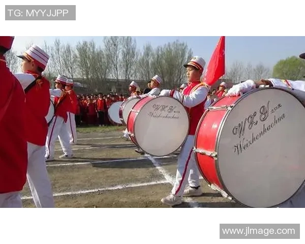 球星短袜足球引领潮流展现运动时尚与激情魅力风采 球星短袜足球引领潮流展现运动时尚与激情魅力风采